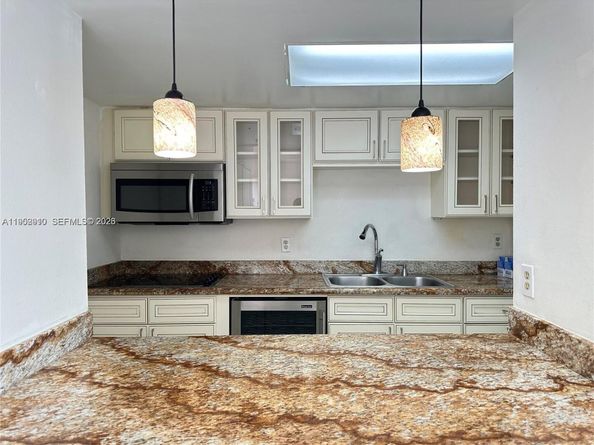 802 NW 87th Ave 315, Miami FL 33172