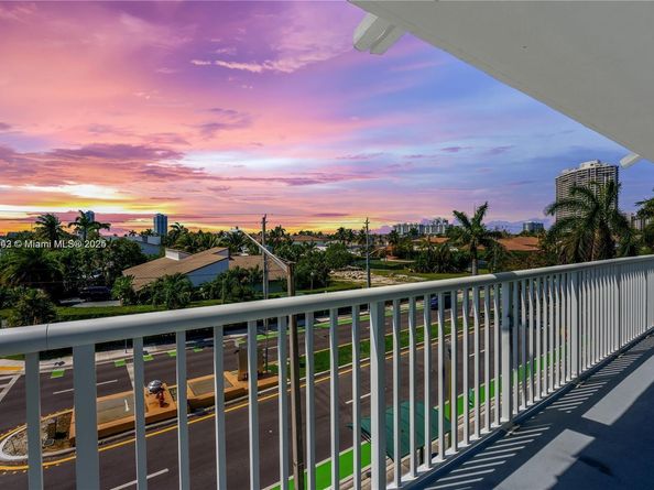 3527 NE 168th St 409, North Miami Beach FL 33160