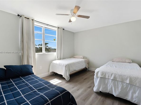 3527 NE 168th St 409, North Miami Beach FL 33160