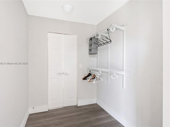 3527 NE 168th St 409, North Miami Beach FL 33160