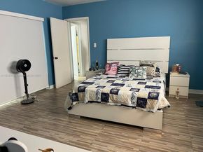 7110 SW 11th St, Pembroke Pines FL 33023