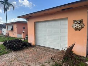 7110 SW 11th St, Pembroke Pines FL 33023