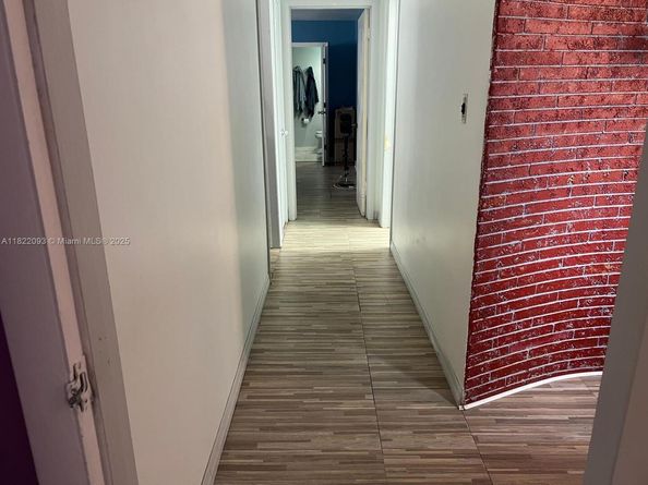 7110 SW 11th St, Pembroke Pines FL 33023