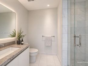 175 SE 25 Rd 3403, Miami FL 33129