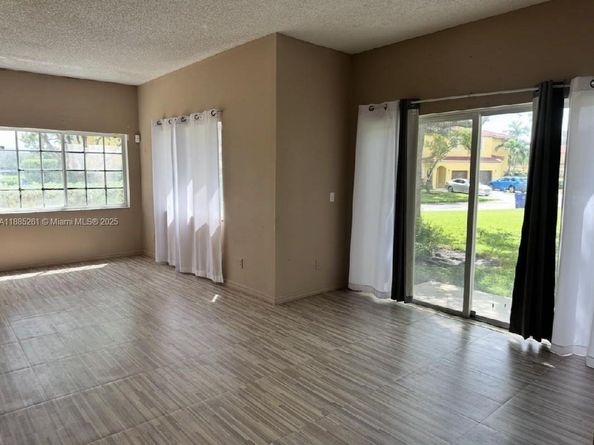 10161 SW 21st St, Miramar FL 33025