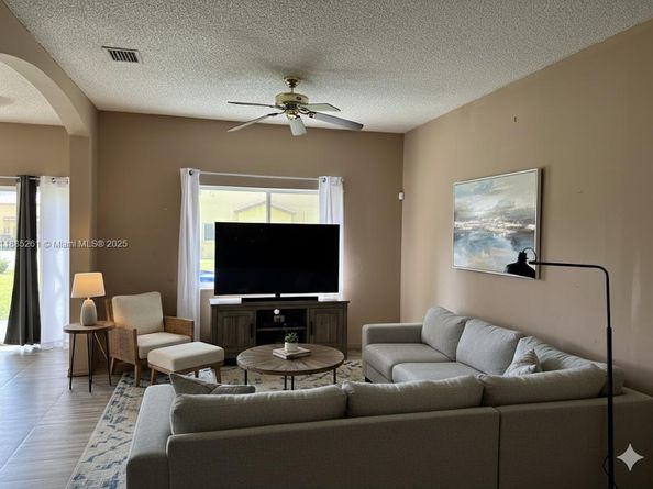 10161 SW 21st St, Miramar FL 33025