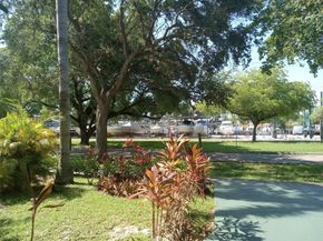 1975 NE 135th St 3C, North Miami FL 33181