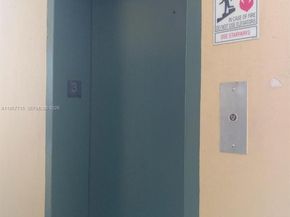 1975 NE 135th St 3C, North Miami FL 33181