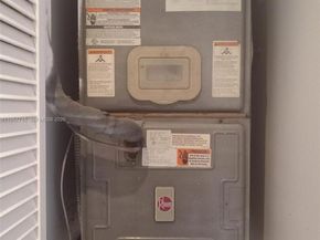 1975 NE 135th St 3C, North Miami FL 33181