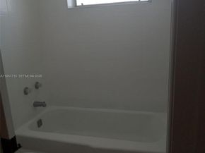 1975 NE 135th St 3C, North Miami FL 33181