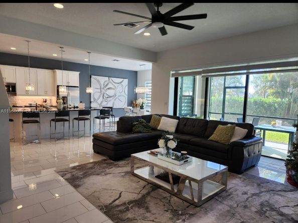 8550 NW 39th Ct, Coral Springs FL 33065