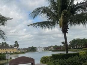 940 NE 33rd Ter 103, Homestead FL 33033
