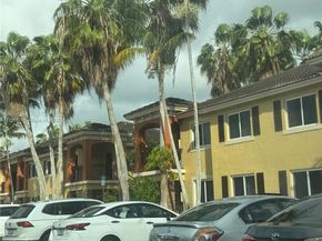 940 NE 33rd Ter 103, Homestead FL 33033