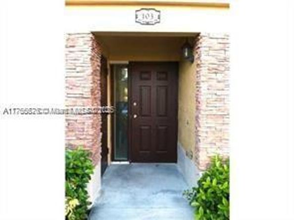 940 NE 33rd Ter 103, Homestead FL 33033