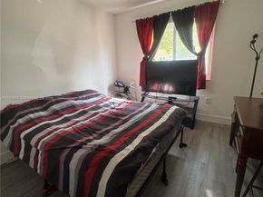 940 NE 33rd Ter 103, Homestead FL 33033