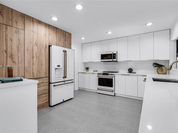 7106 SW 103rd Pl, Miami FL 33173