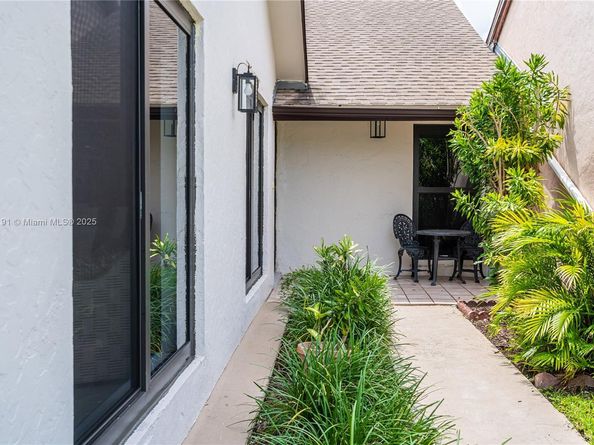 7106 SW 103rd Pl, Miami FL 33173