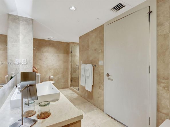 102 24th St 1213, Miami Beach FL 33139