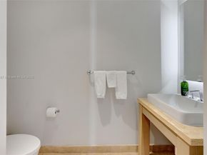 102 24th St 1213, Miami Beach FL 33139