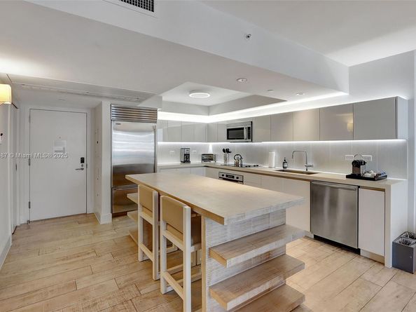 102 24th St 1213, Miami Beach FL 33139