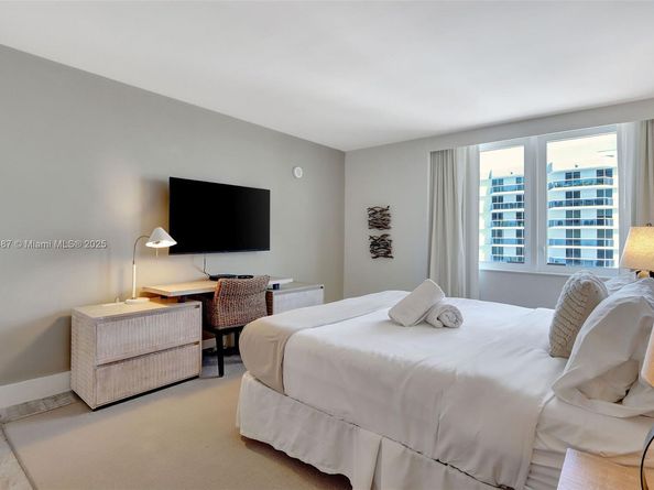 102 24th St 1213, Miami Beach FL 33139