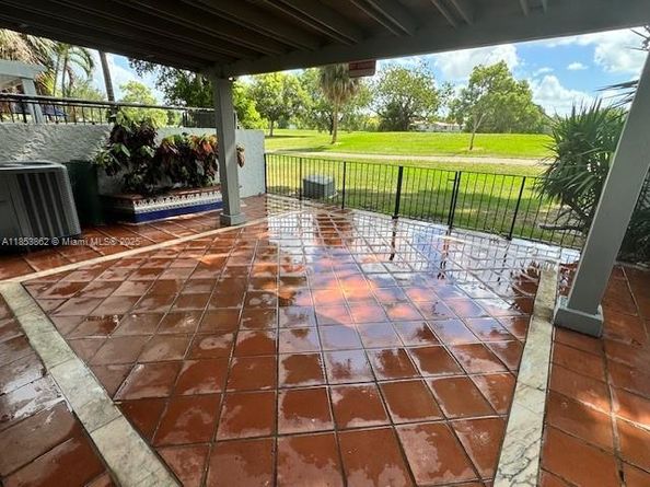 703 NW 105th Pl C1, Miami FL 33172