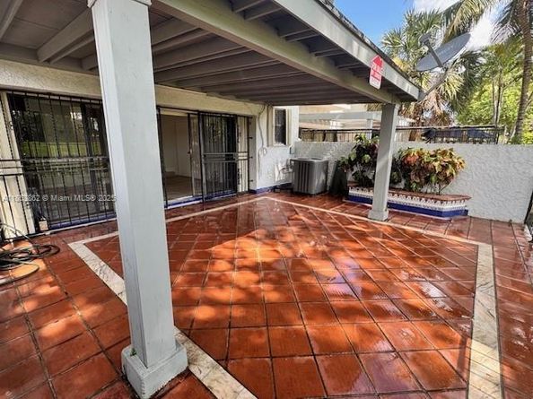 703 NW 105th Pl C1, Miami FL 33172