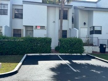 703 NW 105th Pl