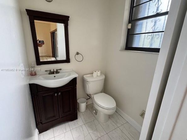 703 NW 105th Pl C1, Miami FL 33172