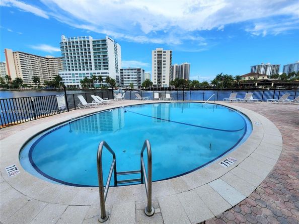 2895 NE 32nd St 110, Fort Lauderdale FL 33306