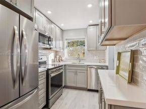 2600 W Sunrise Lakes Dr 209, Sunrise FL 33322