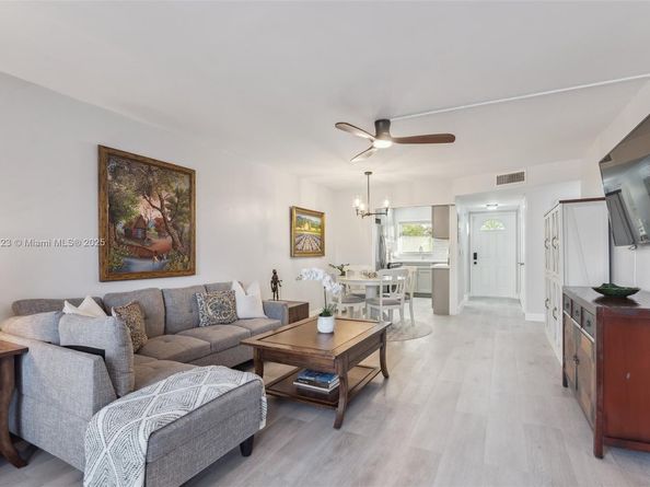 2600 W Sunrise Lakes Dr 209, Sunrise FL 33322