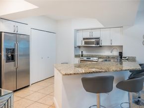 19900 E Country Club Dr 318, Aventura FL 33180