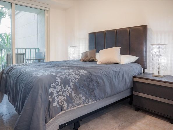 19900 E Country Club Dr 318, Aventura FL 33180