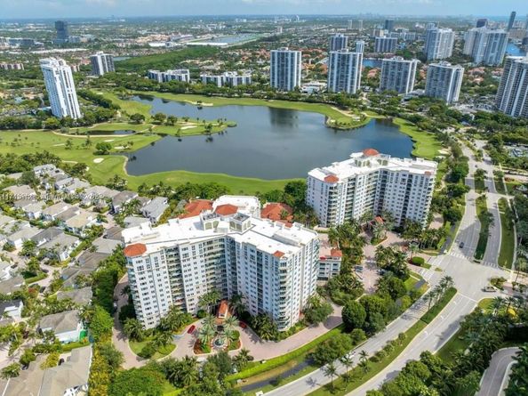 19900 E Country Club Dr 318, Aventura FL 33180