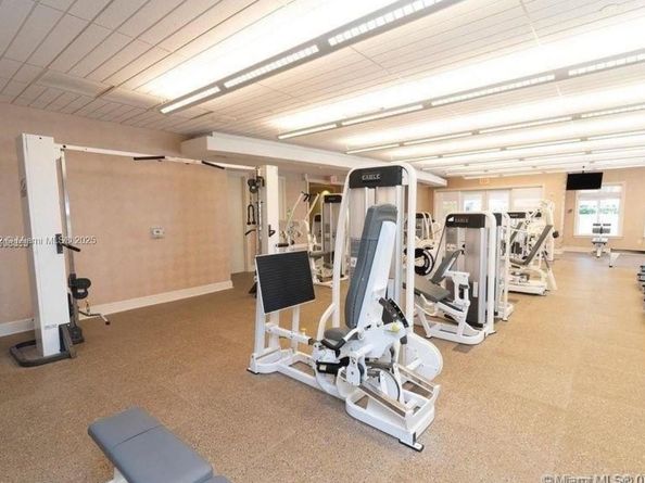 19900 E Country Club Dr 318, Aventura FL 33180