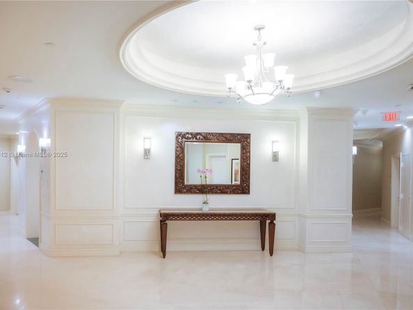 19900 E Country Club Dr 318, Aventura FL 33180