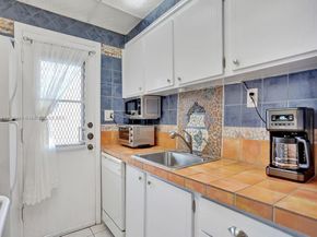 16901 NE 13th Ave 110, Miami FL 33162