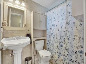 16901 NE 13th Ave 110, Miami FL 33162