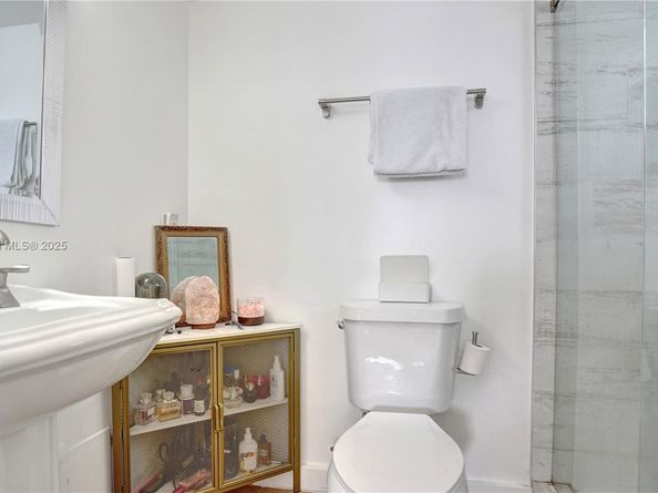 1228 West Ave 201, Miami Beach FL 33139