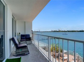 1228 West Ave