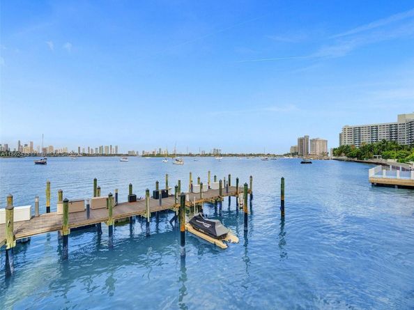 1228 West Ave 201, Miami Beach FL 33139