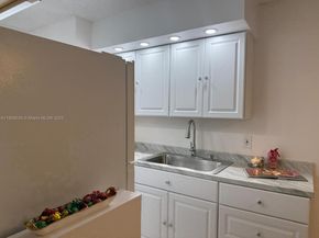 523 Trace Cir 105, Deerfield Beach FL 33441