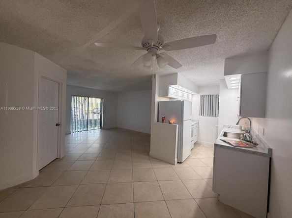 523 Trace Cir 105, Deerfield Beach FL 33441