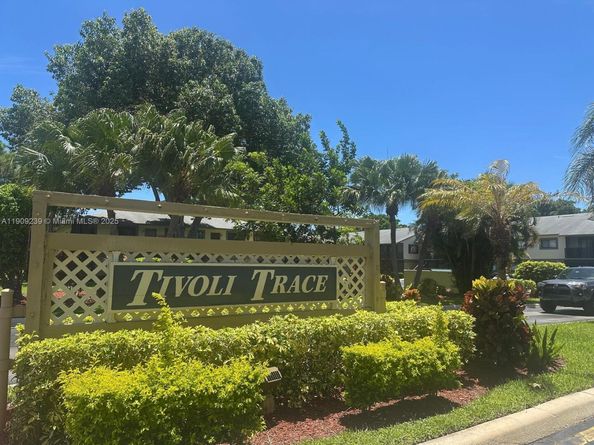 523 Trace Cir 105, Deerfield Beach FL 33441