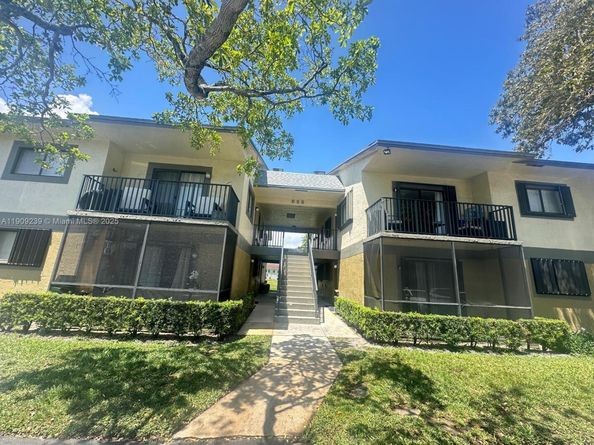 523 Trace Cir 105, Deerfield Beach FL 33441