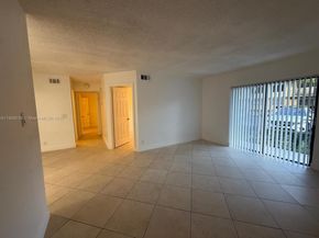523 Trace Cir 105, Deerfield Beach FL 33441