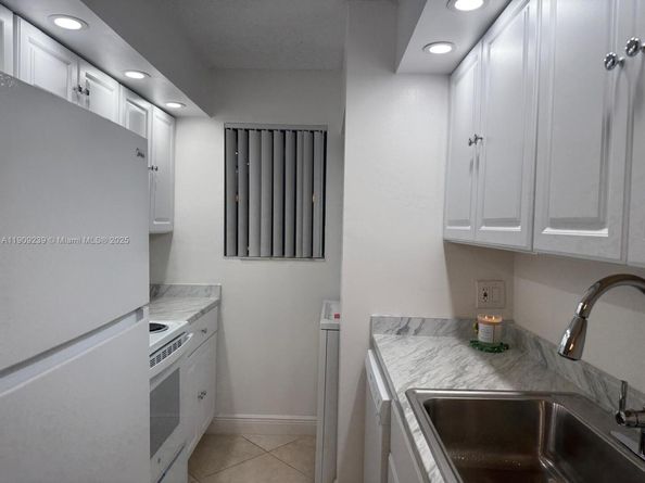 523 Trace Cir 105, Deerfield Beach FL 33441