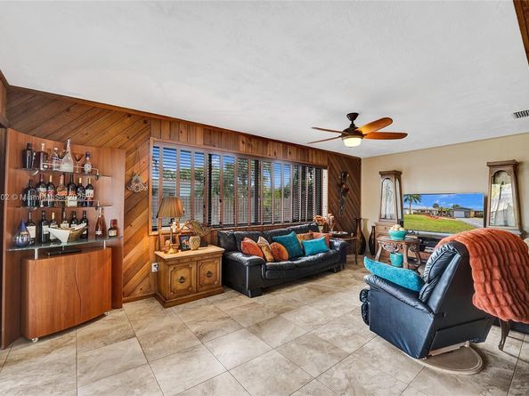 11000 NW 20th St, Pembroke Pines FL 33026