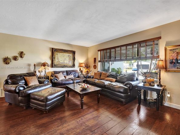 11000 NW 20th St, Pembroke Pines FL 33026